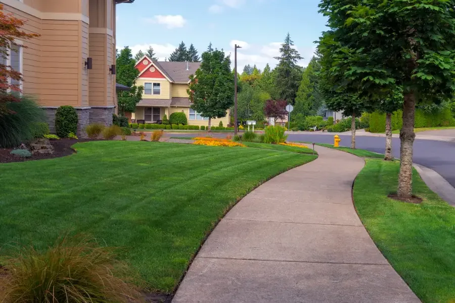 How Lawn Maintenance Enhances Curb Appeal For Homes in Fort Myers, FL